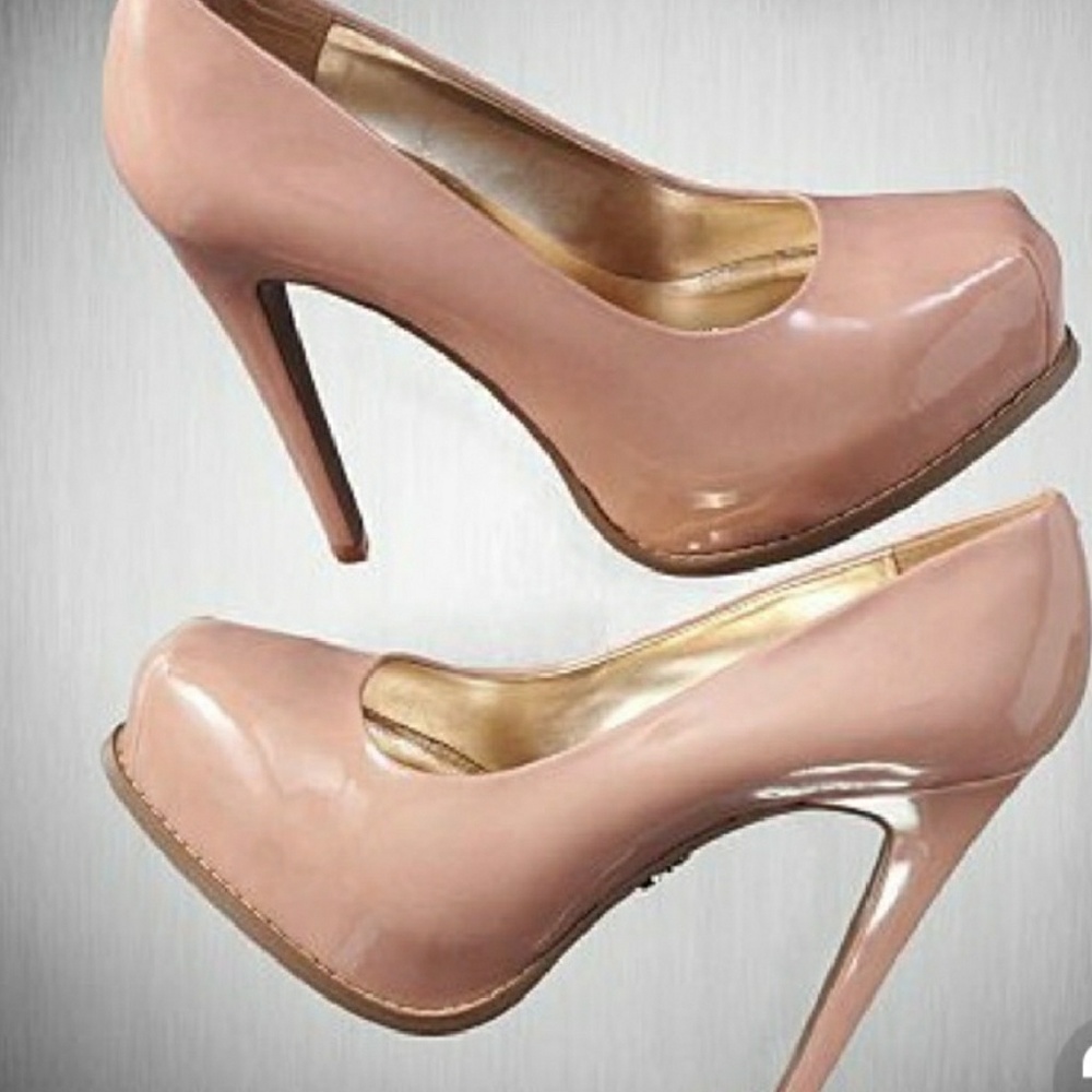 Vera Wang Nude Heels